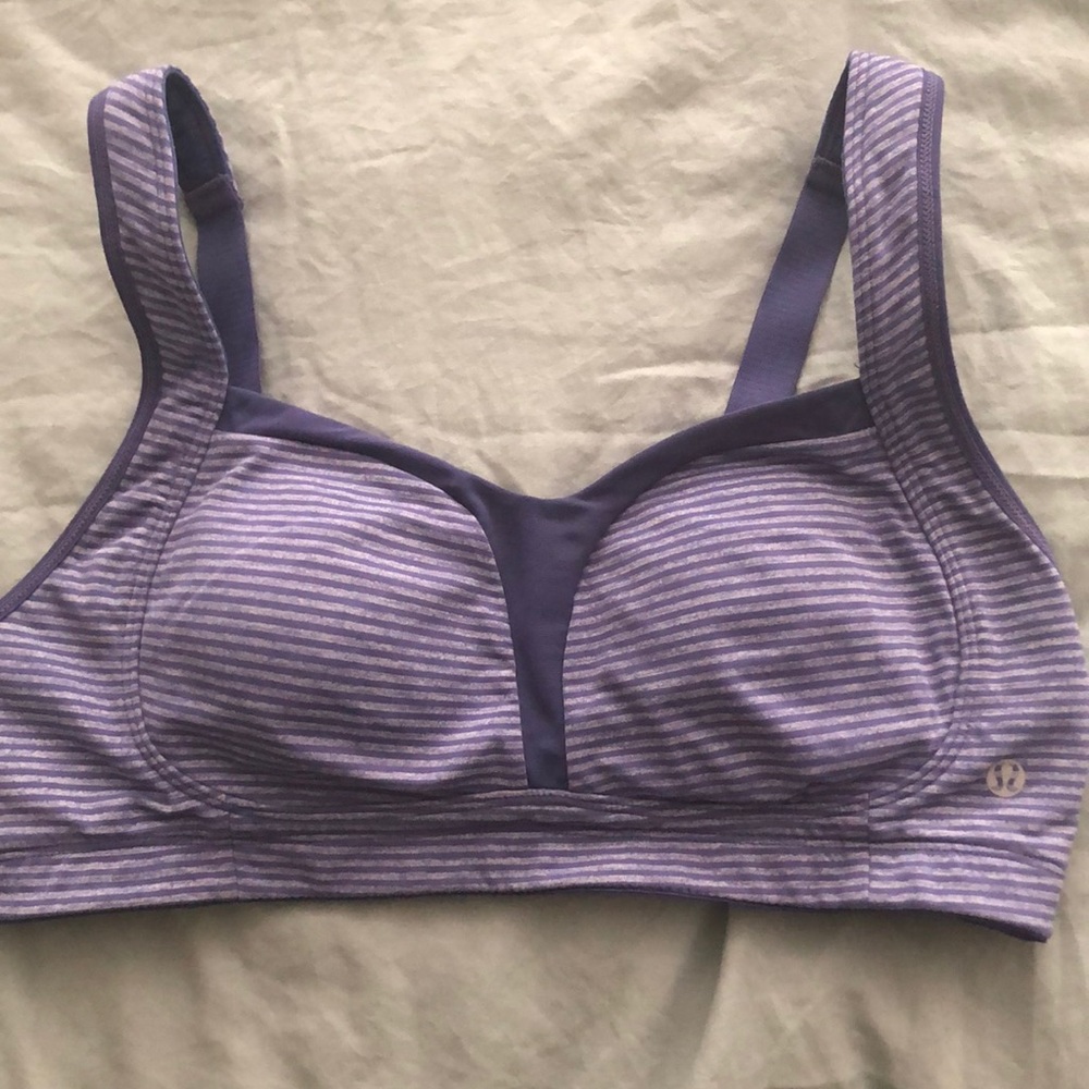 Lululemon sports bra
